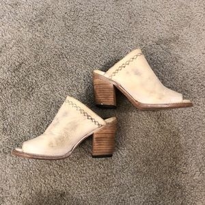 Freebird Bambi Mules in Ivory